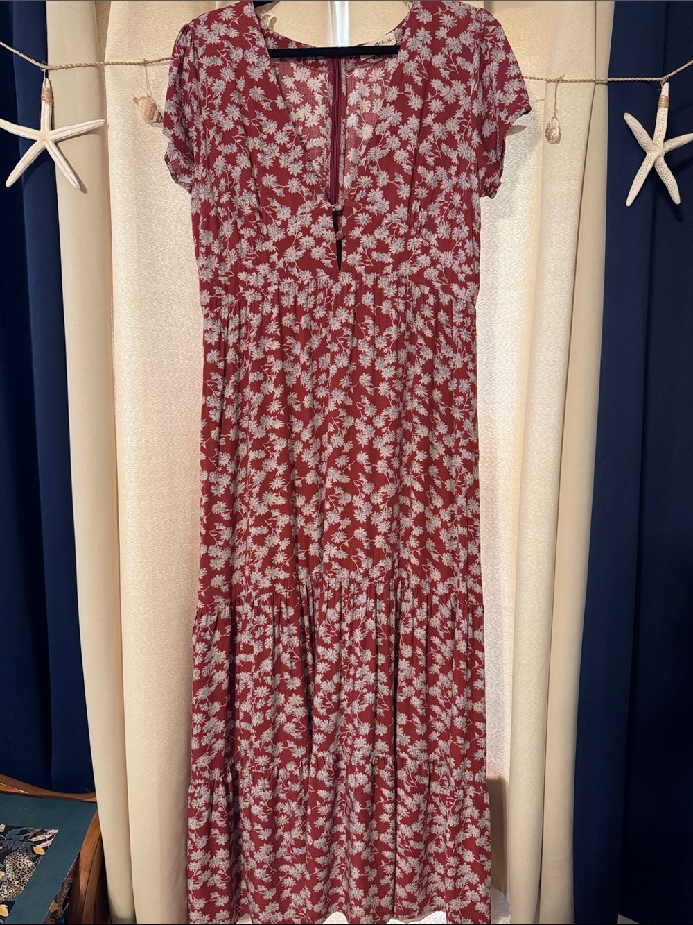 NATURAL LIFE Floral V-Neck Maxi Dress in Burgundy